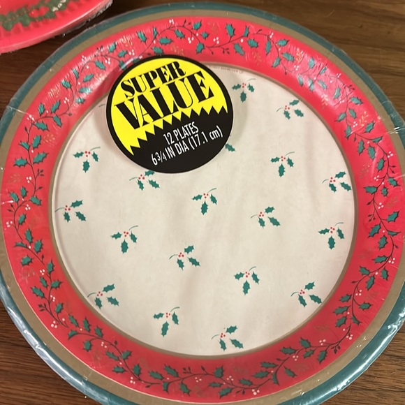 VTG Christmas Small Dessert Paper Plates Snowman Holly Red Green Hallmark NOS - Picture 4 of 5